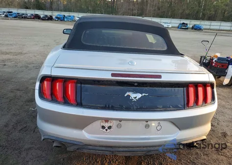 2019 Ford Mustang z USA, uszkodzony, nr VIN 1FATP8UH4K5171076